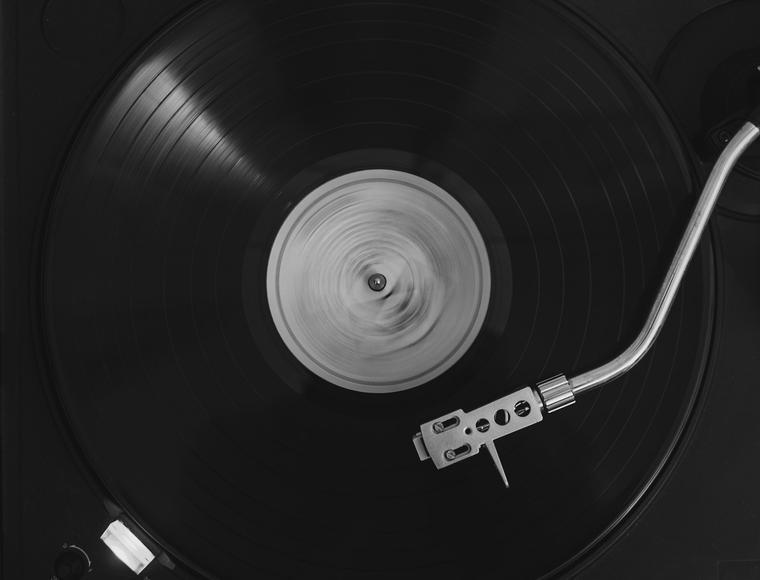 Colores Santos (azote con música simultánea)